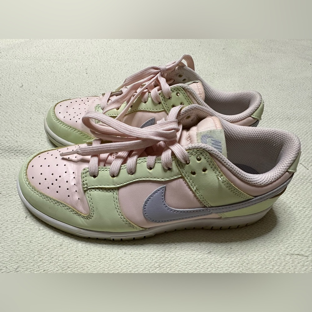 Nike Dunk Low Shoes Womens Size 7 Pastel Casual
Women's US 7 - Picture 2 of 8